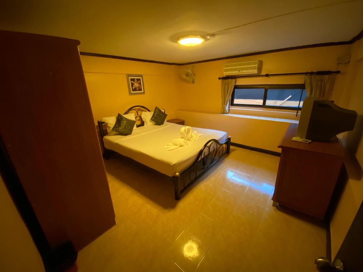 Star Guesthouse Patong Екстер'єр фото