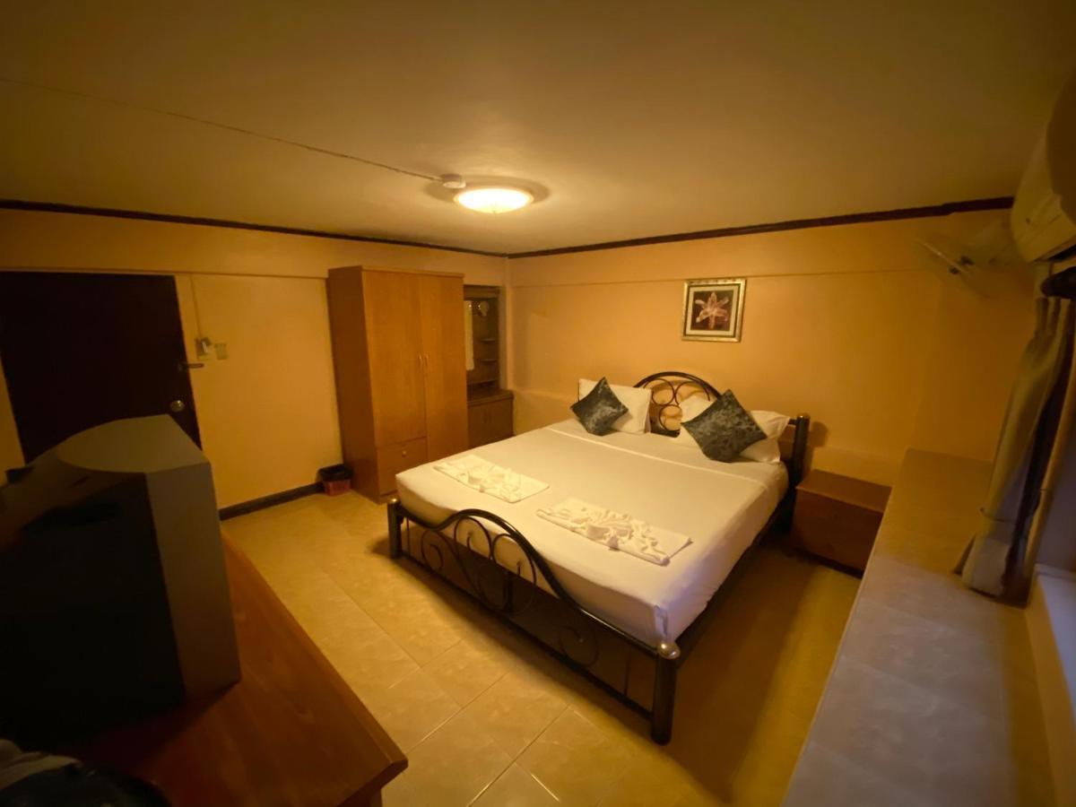 Star Guesthouse Patong Екстер'єр фото