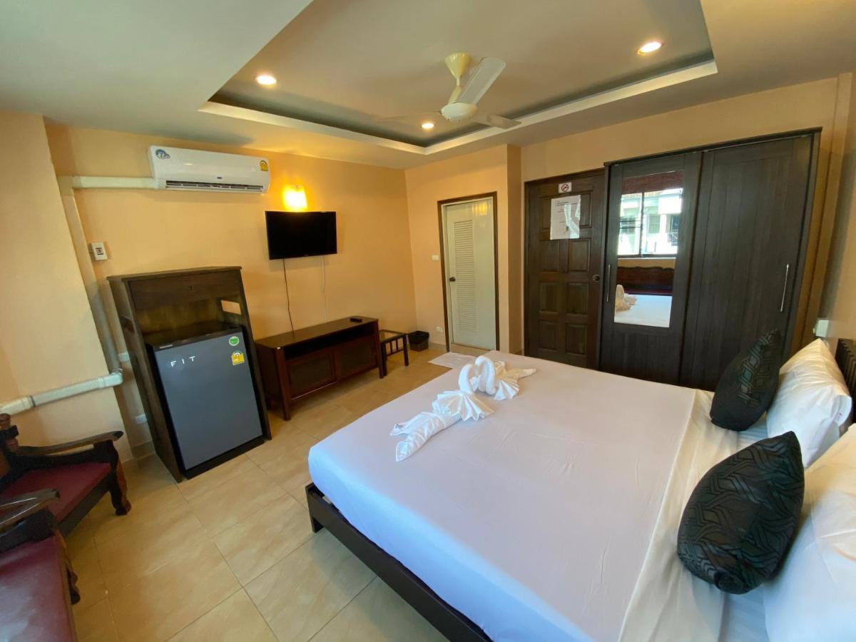 Star Guesthouse Patong Екстер'єр фото