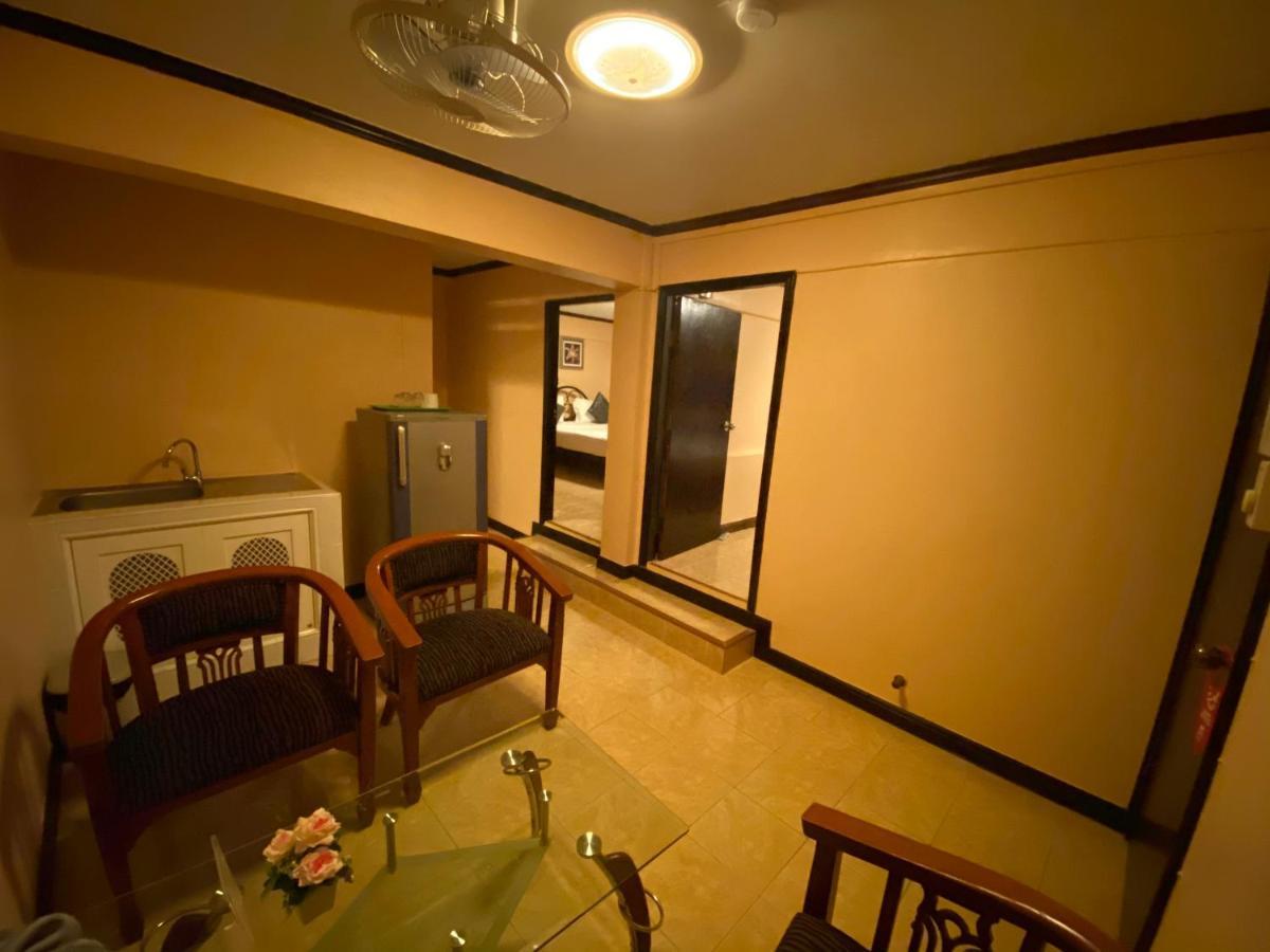Star Guesthouse Patong Екстер'єр фото