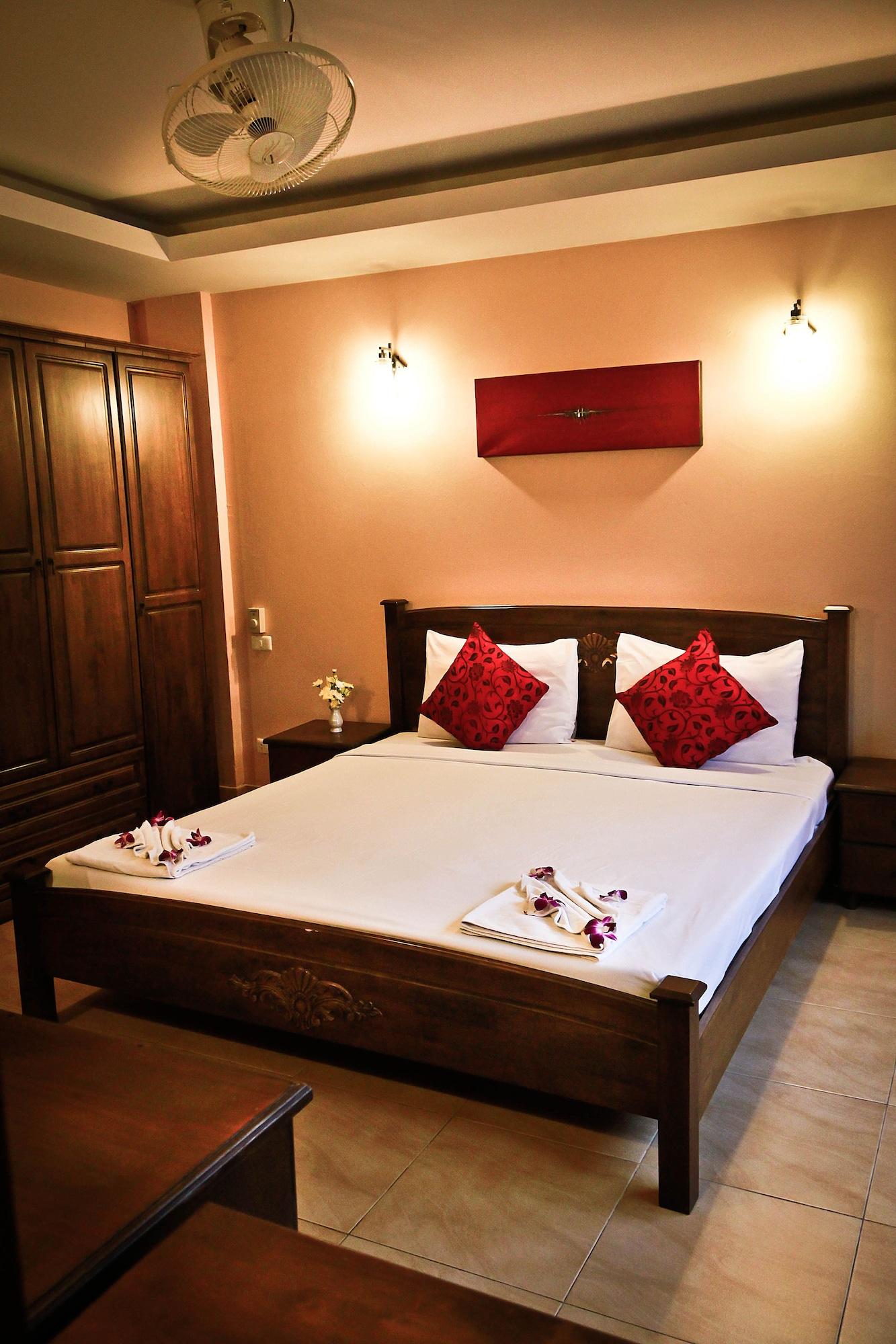 Star Guesthouse Patong Екстер'єр фото