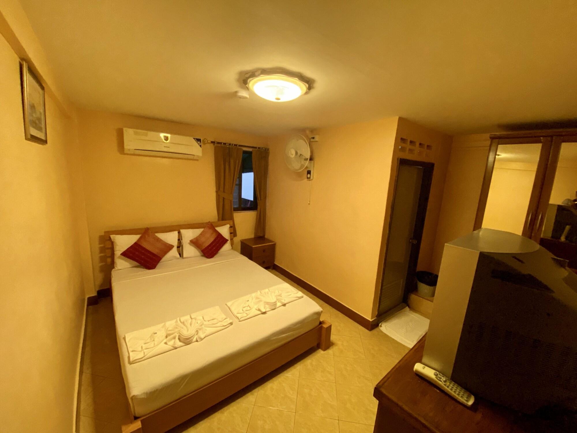 Star Guesthouse Patong Екстер'єр фото