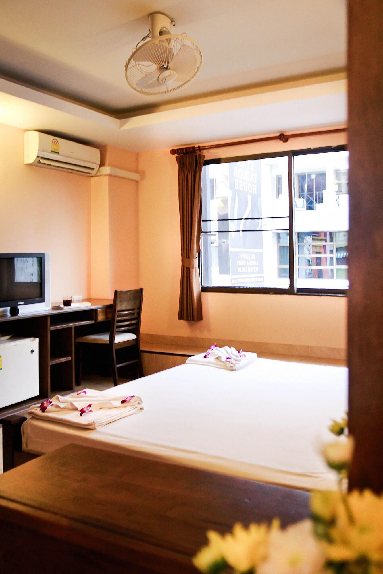 Star Guesthouse Patong Екстер'єр фото