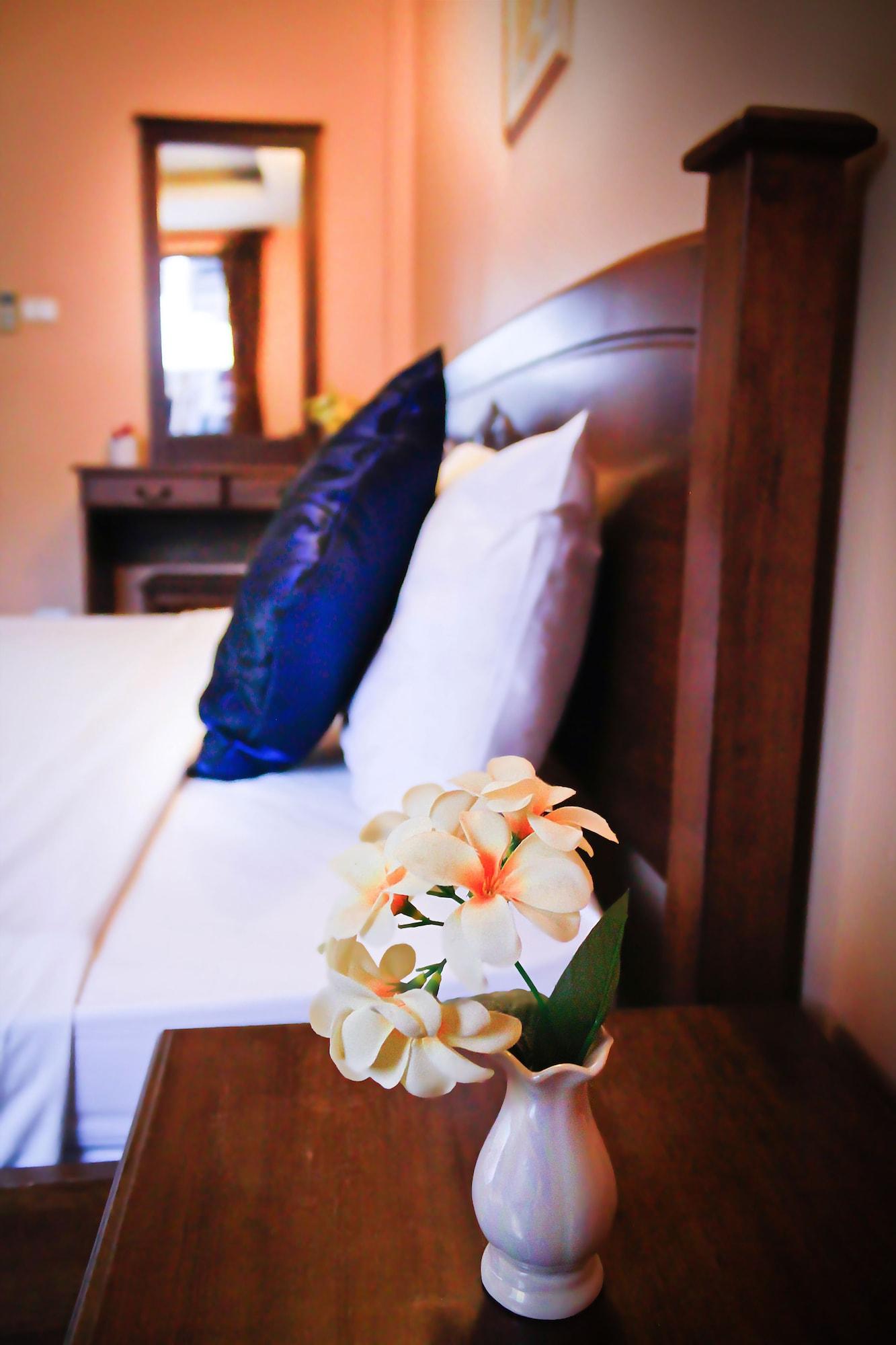Star Guesthouse Patong Екстер'єр фото